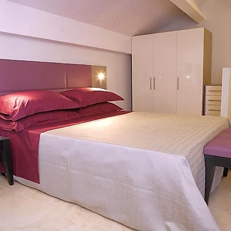 Le Viole Aparthotel